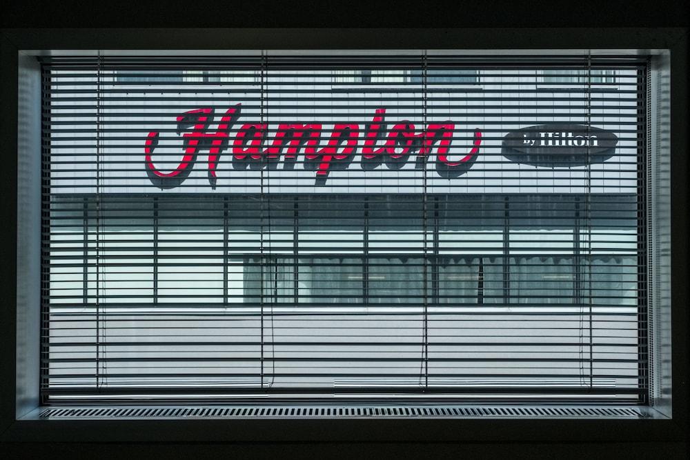 Hampton By Hilton London Gatwick Airport Hotell Horley Eksteriør bilde